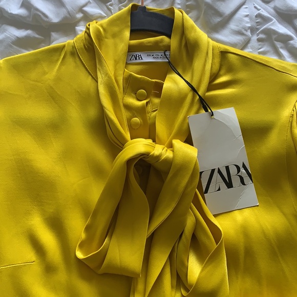 Beautiful yellow blouse from Zara - brand new 😍 - Picture 2 of 4